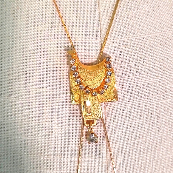 Vintage Unmarked Bolo Tie Gold Tone Horse Saddle Rhistones Cowgirl Necklace 16" - Picture 9 of 17